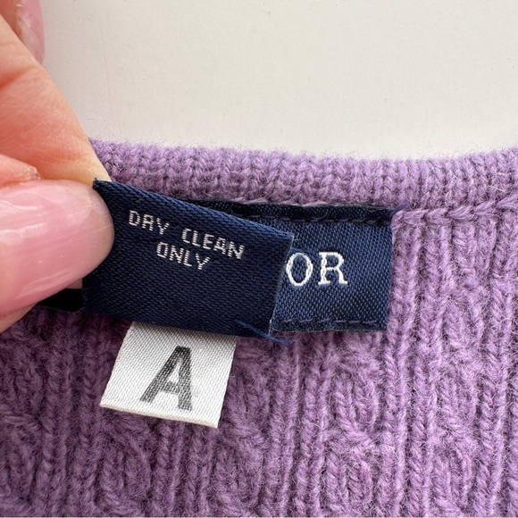 Ann Taylor sweater with crew neck, long sleeves, baby  cable knit 💯 lambs wool - Picture 8 of 10